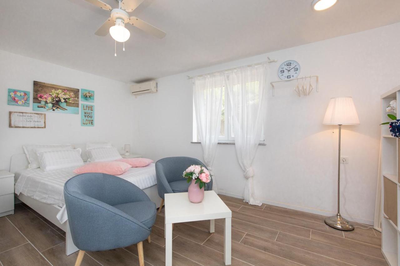 Apartamento Oleander Malinska Exterior foto