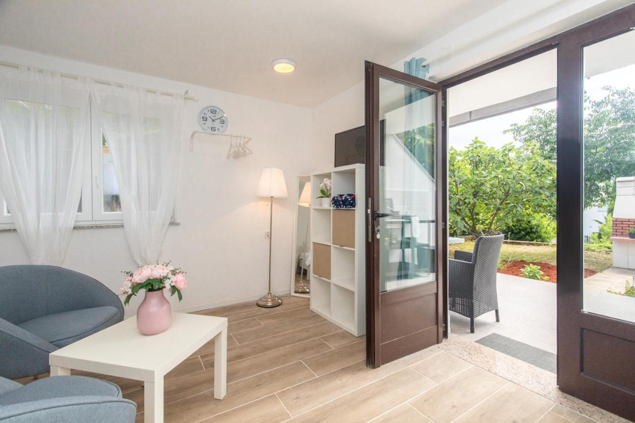 Apartamento Oleander Malinska Exterior foto